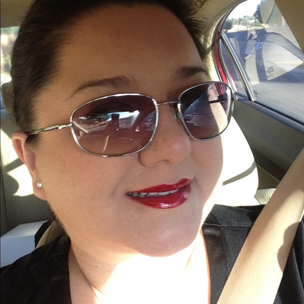 Meet your Posher, Lisa